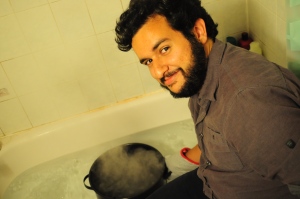 Here our model Brew-bear shows us how to cool beer with a bathtub full of ice water. 